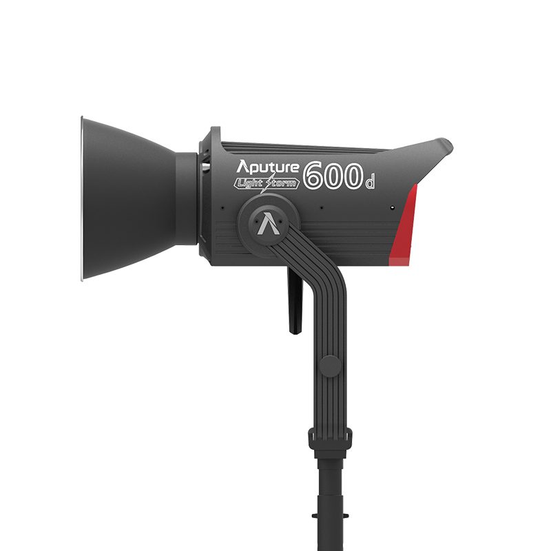 Aputure-600d-2.jpg